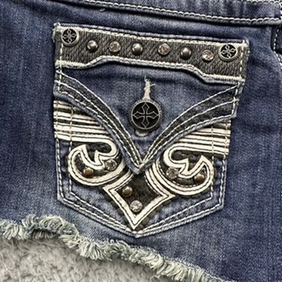 Affliction Vikki Size 26 Cutoff Shorts Rhinestones Embellished Pockets Cowgirl - Picture 7 of 10